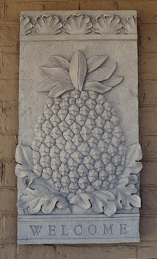 Welcome Pineapple Plaque