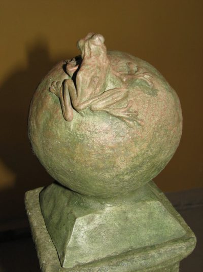 Tree frog fence topper with copper patina