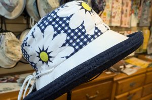Big daisies on blue gingham