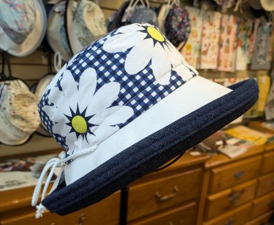Big daisies on blue gingham